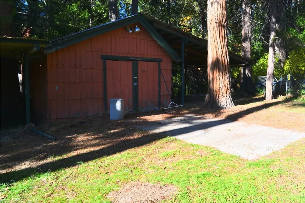 39656 Red Bud Bass Lake, CA 93604