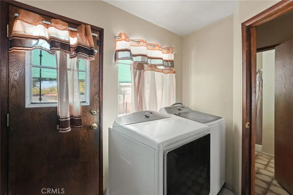 9555 E Avenue T14 Littlerock, CA 93543