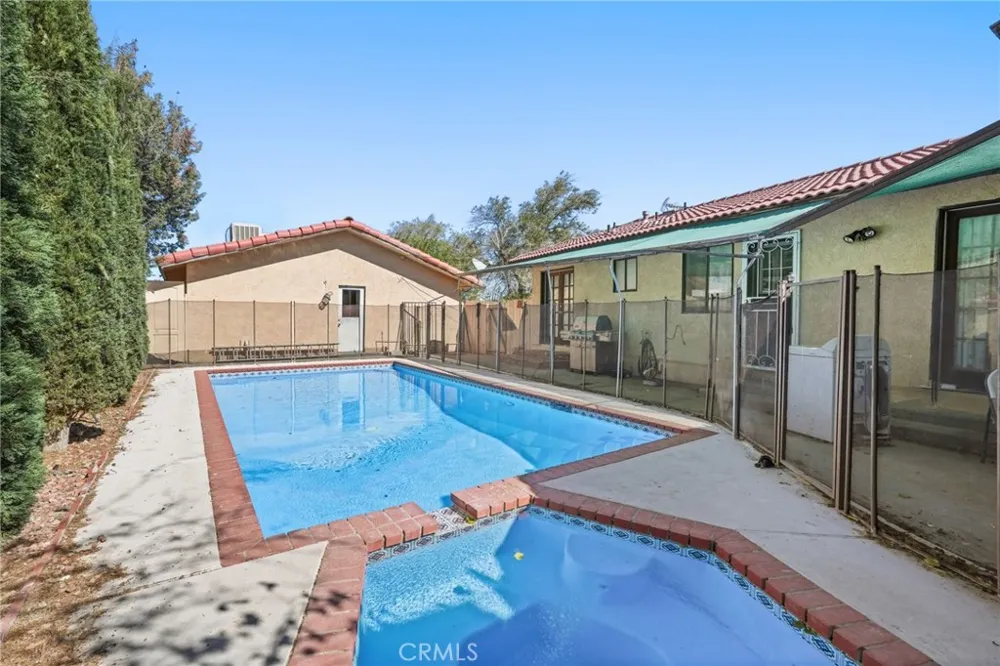 9555 E Avenue T14 Littlerock, CA 93543
