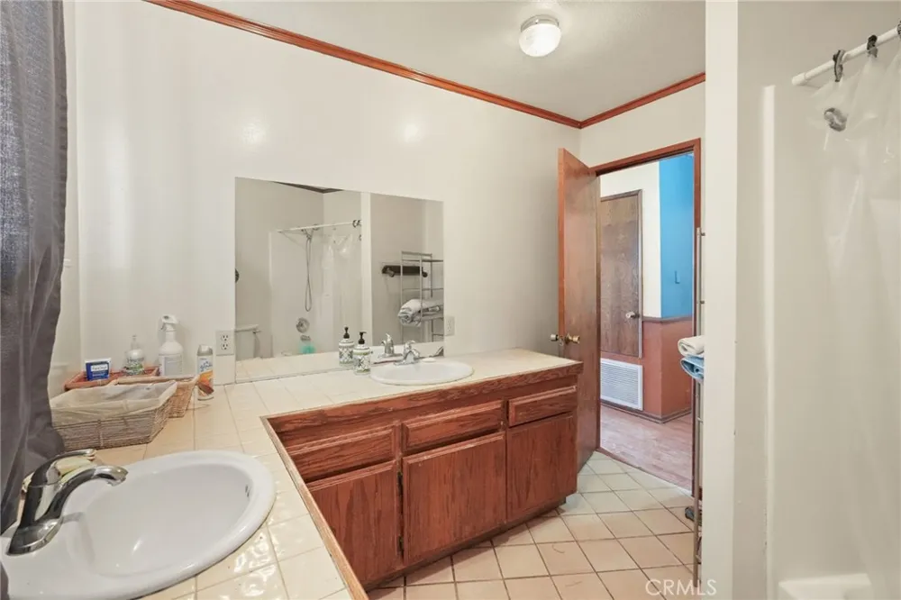 9555 E Avenue T14 Littlerock, CA 93543