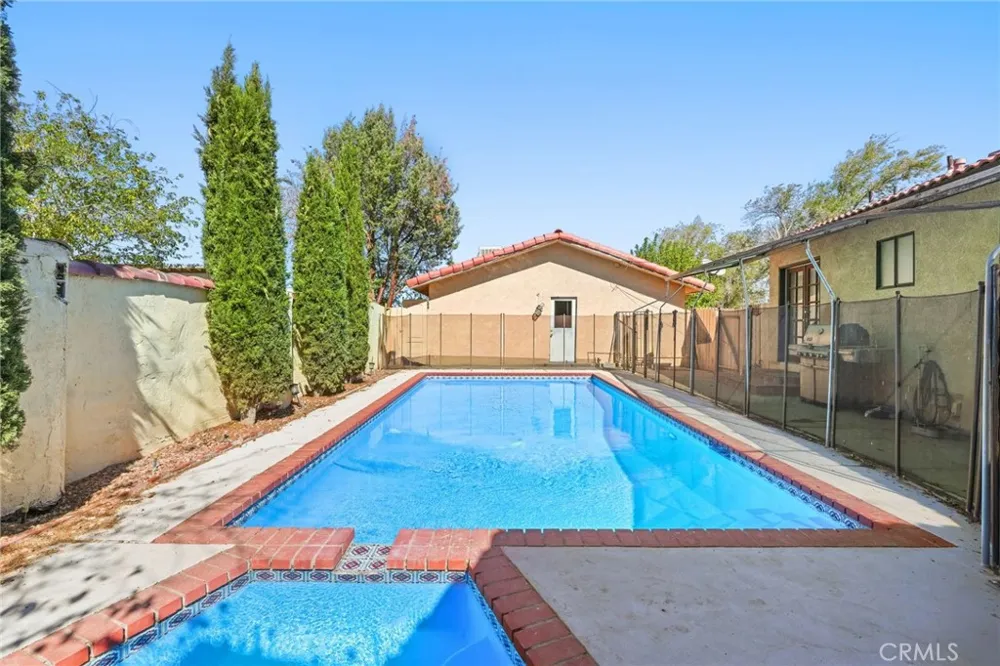 9555 E Avenue T14 Littlerock, CA 93543