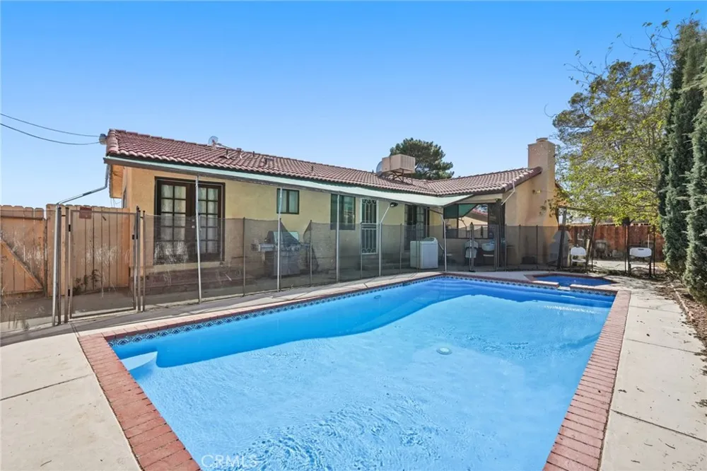 9555 E Avenue T14 Littlerock, CA 93543