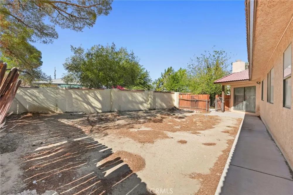 9555 E Avenue T14 Littlerock, CA 93543