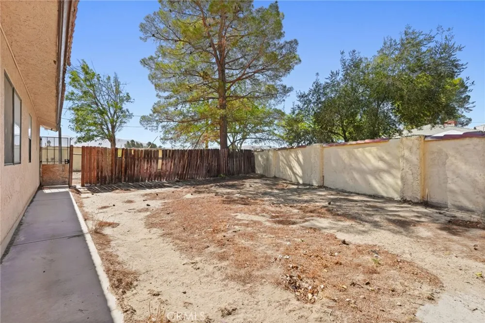 9555 E Avenue T14 Littlerock, CA 93543
