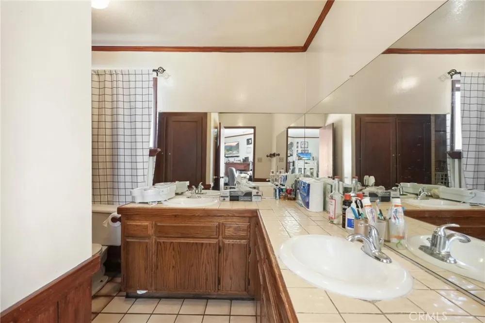 9555 E Avenue T14 Littlerock, CA 93543