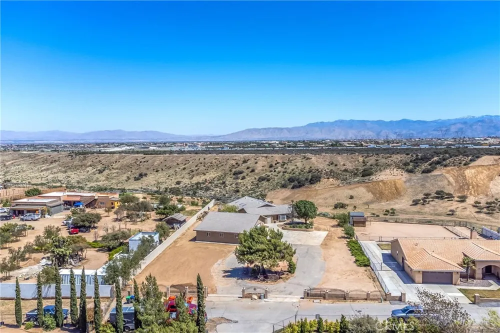 7045 Oak Hill Road Oak Hills, CA 92344