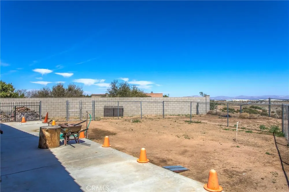 7045 Oak Hill Road Oak Hills, CA 92344