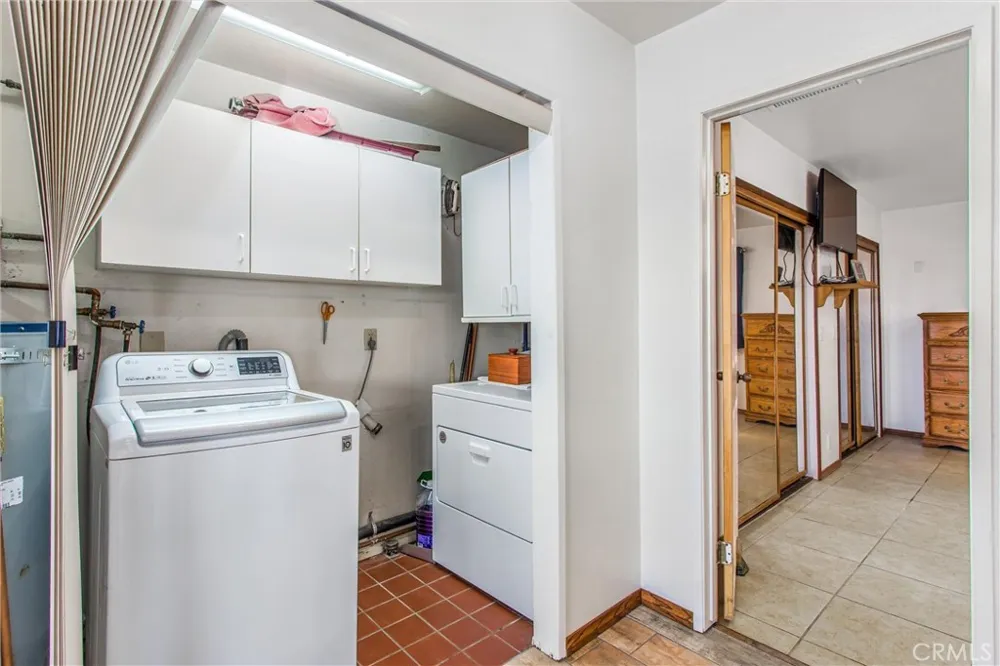 7045 Oak Hill Road Oak Hills, CA 92344