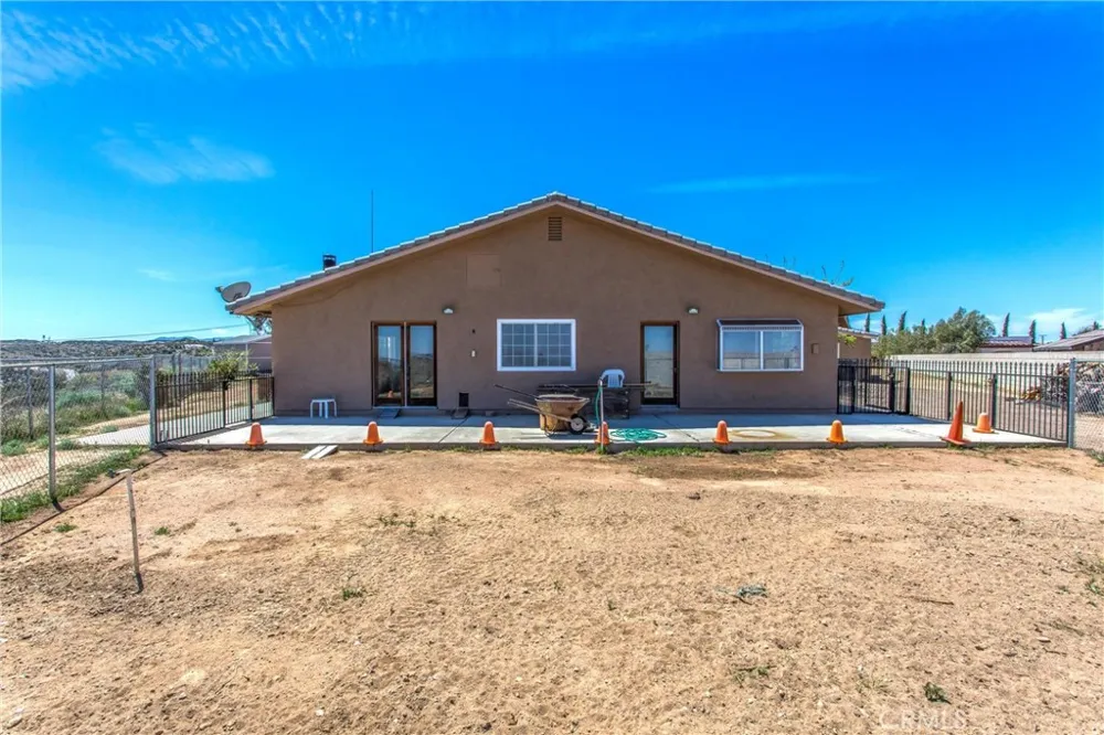 7045 Oak Hill Road Oak Hills, CA 92344