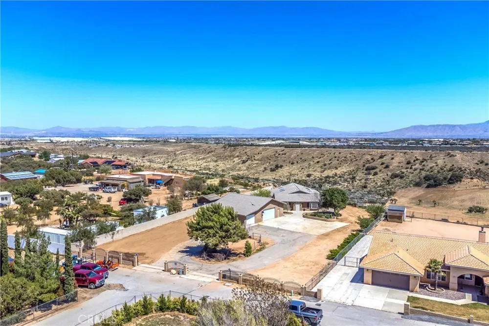 7045 Oak Hill Road Oak Hills, CA 92344