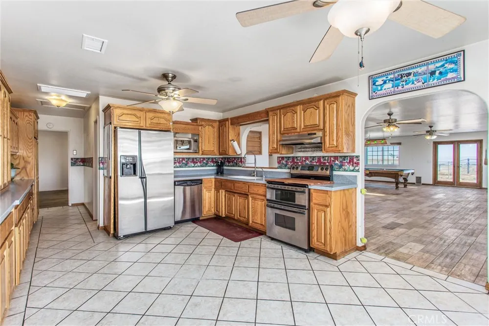 7045 Oak Hill Road Oak Hills, CA 92344