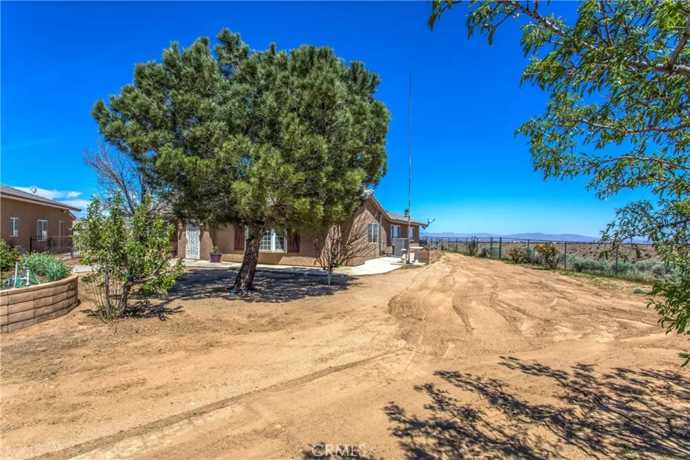 7045 Oak Hill Road Oak Hills, CA 92344