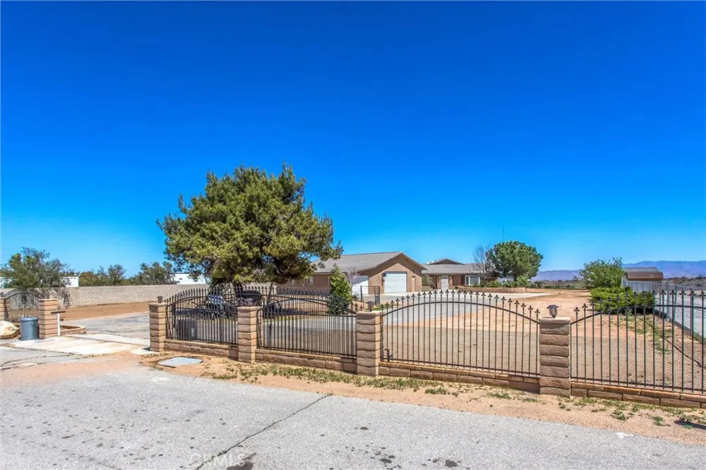 7045 Oak Hill Road Oak Hills, CA 92344