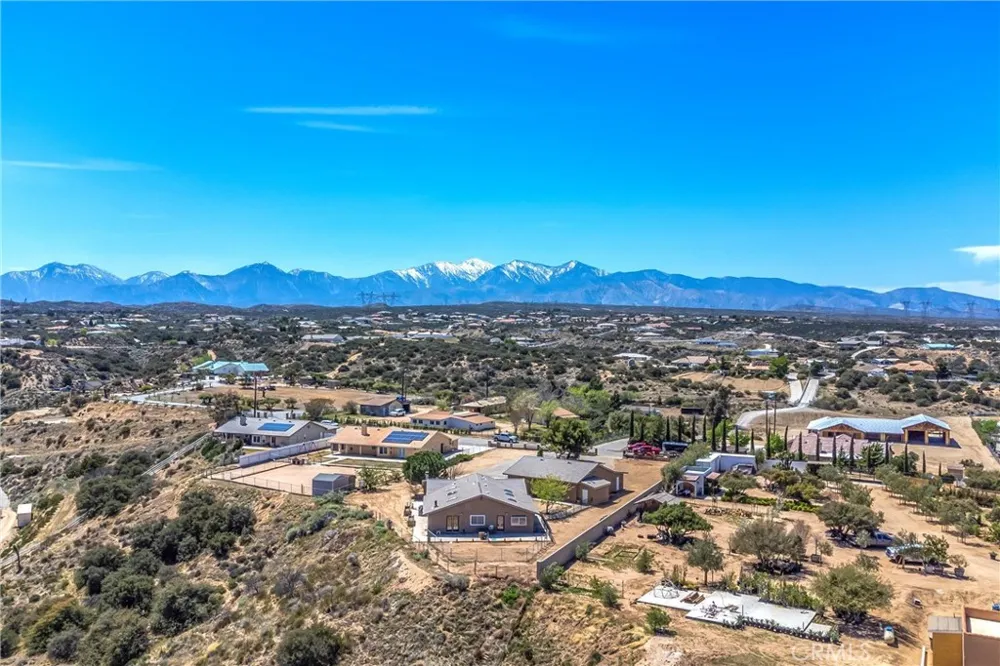 7045 Oak Hill Road Oak Hills, CA 92344