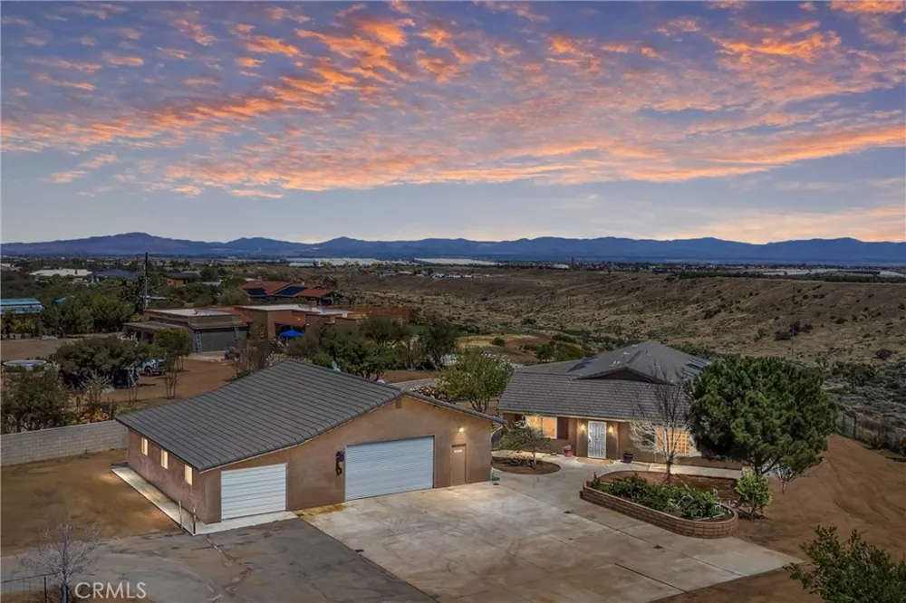 7045 Oak Hill Road Oak Hills, CA 92344