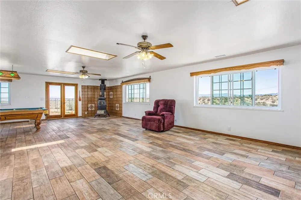 7045 Oak Hill Road Oak Hills, CA 92344