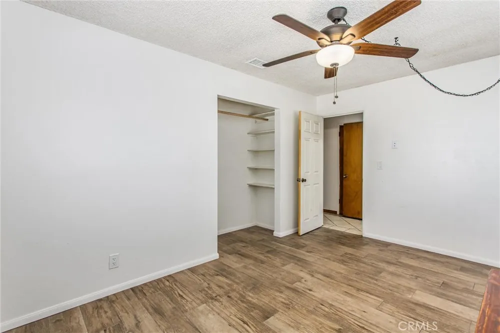 7045 Oak Hill Road Oak Hills, CA 92344