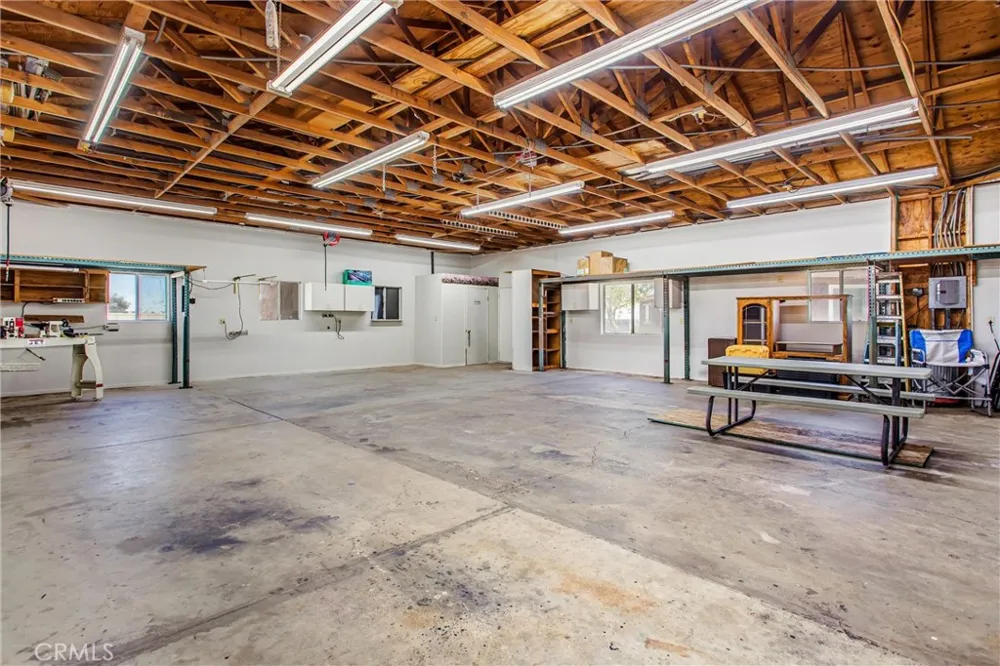 7045 Oak Hill Road Oak Hills, CA 92344