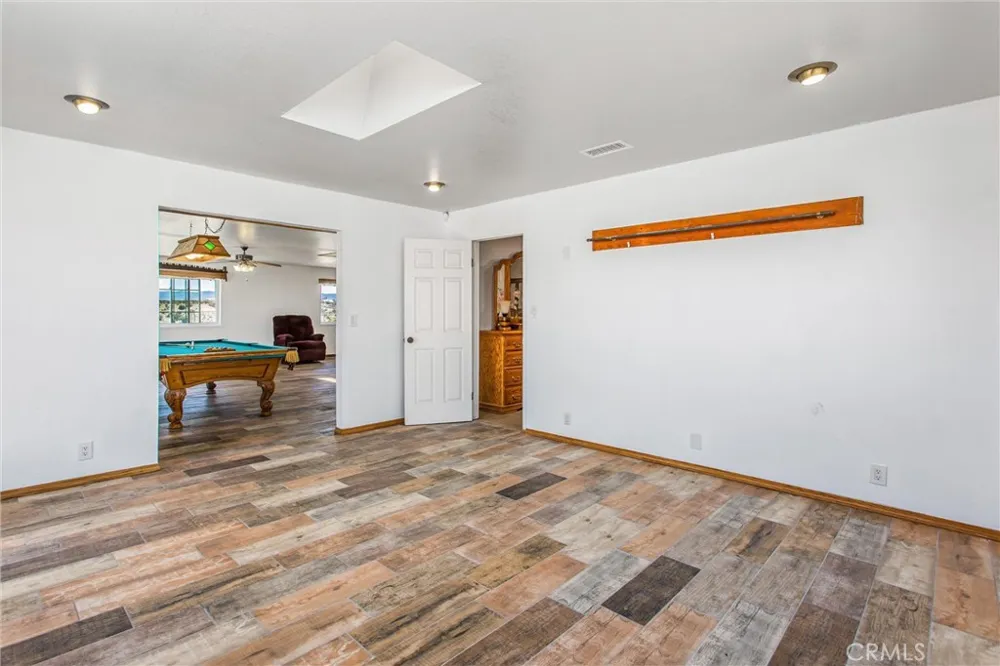 7045 Oak Hill Road Oak Hills, CA 92344
