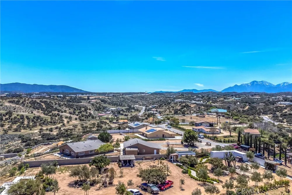 7045 Oak Hill Road Oak Hills, CA 92344