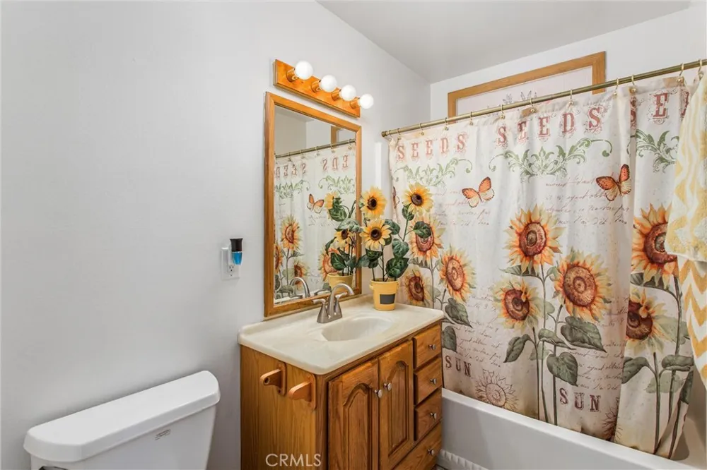 7045 Oak Hill Road Oak Hills, CA 92344