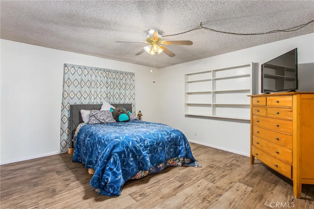 7045 Oak Hill Road Oak Hills, CA 92344