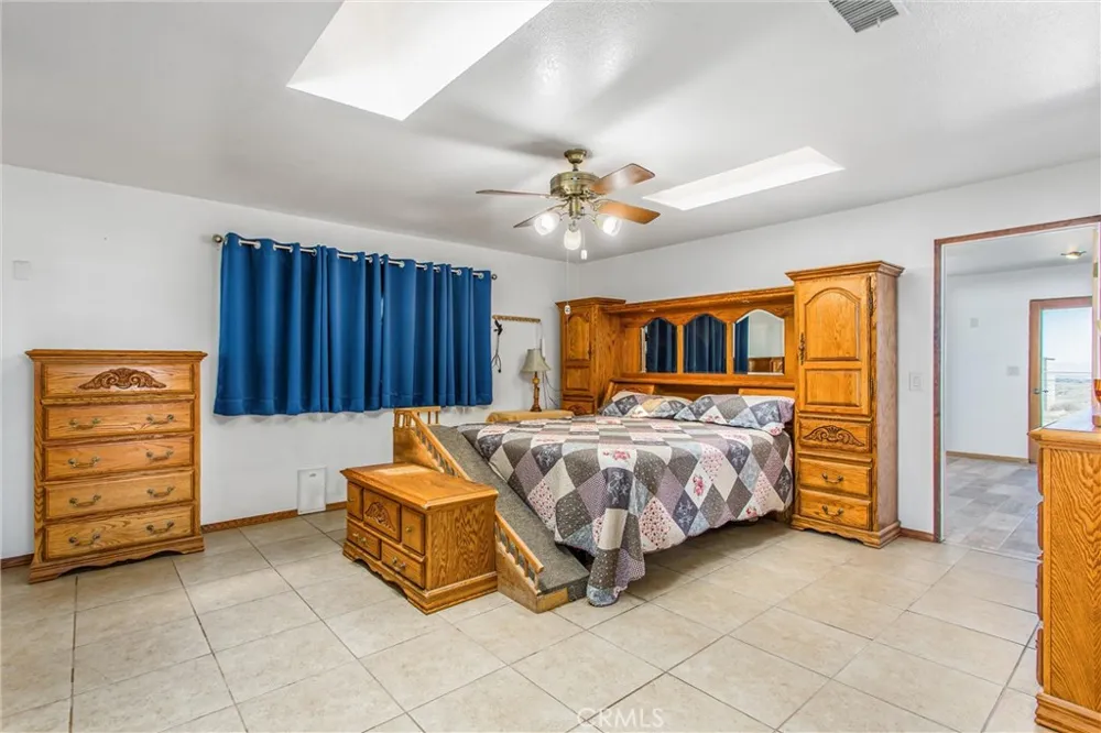 7045 Oak Hill Road Oak Hills, CA 92344