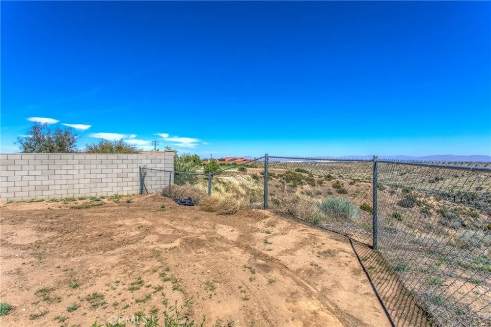 7045 Oak Hill Road Oak Hills, CA 92344