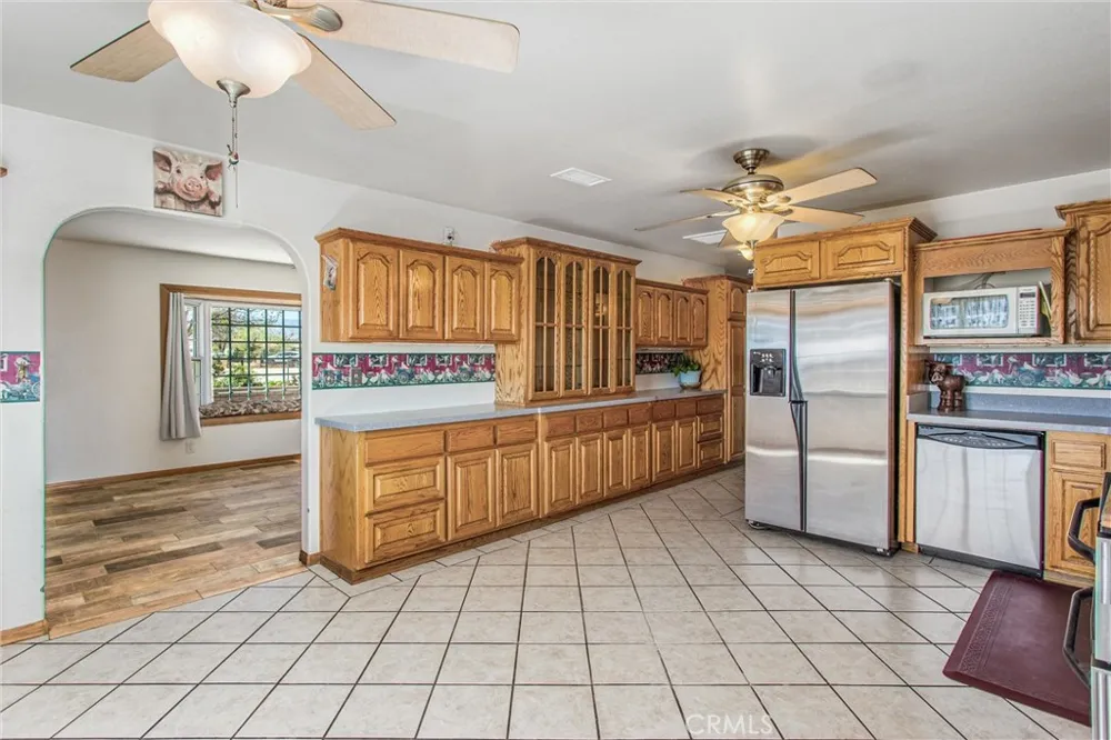 7045 Oak Hill Road Oak Hills, CA 92344