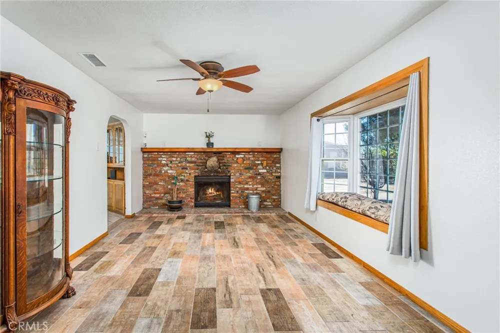 7045 Oak Hill Road Oak Hills, CA 92344
