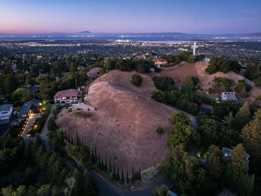 West California Way Redwood City, CA 94062