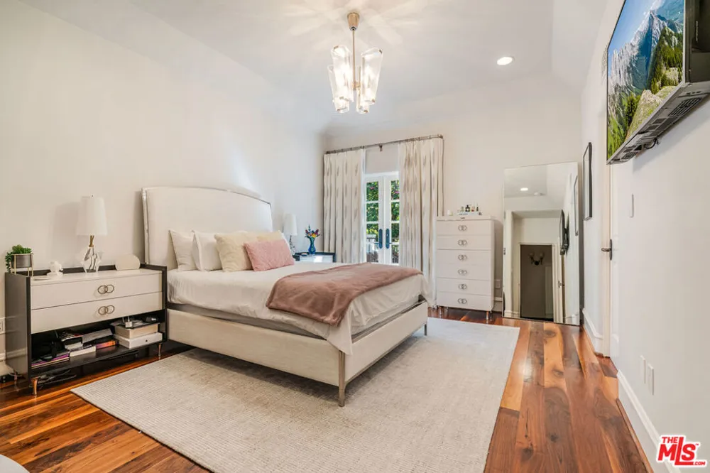 12140 Summit Beverly Hills, CA 90210