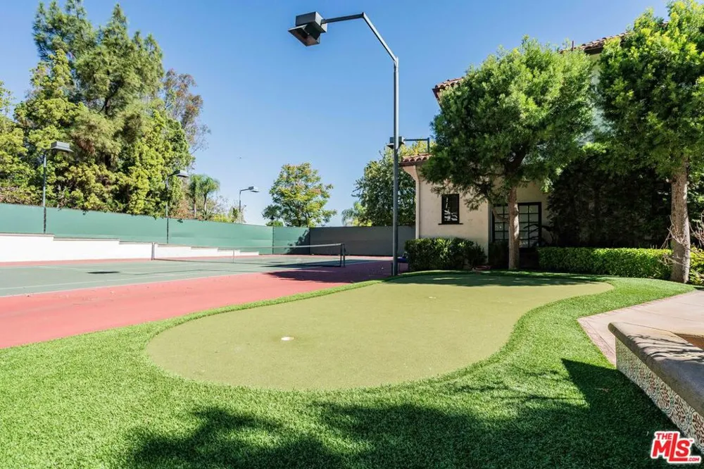 12140 Summit Beverly Hills, CA 90210