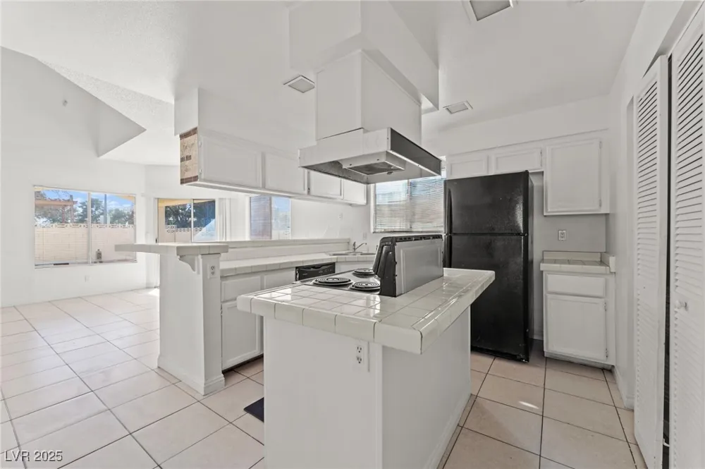 6673 Silver Penny Avenue Las Vegas, NV 89108