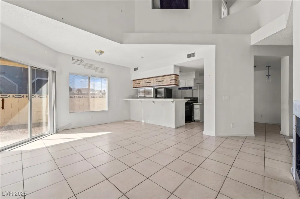 6673 Silver Penny Avenue Las Vegas, NV 89108