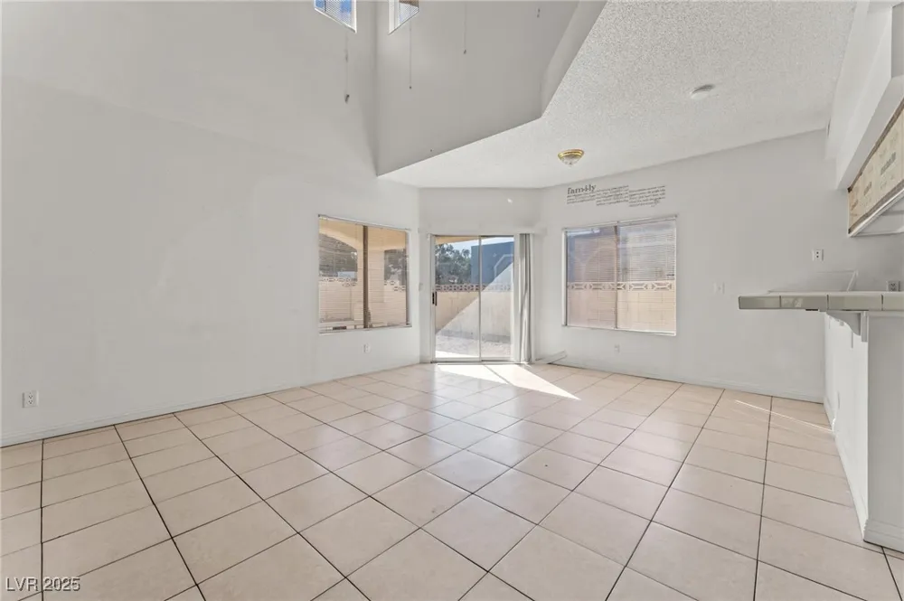 6673 Silver Penny Avenue Las Vegas, NV 89108
