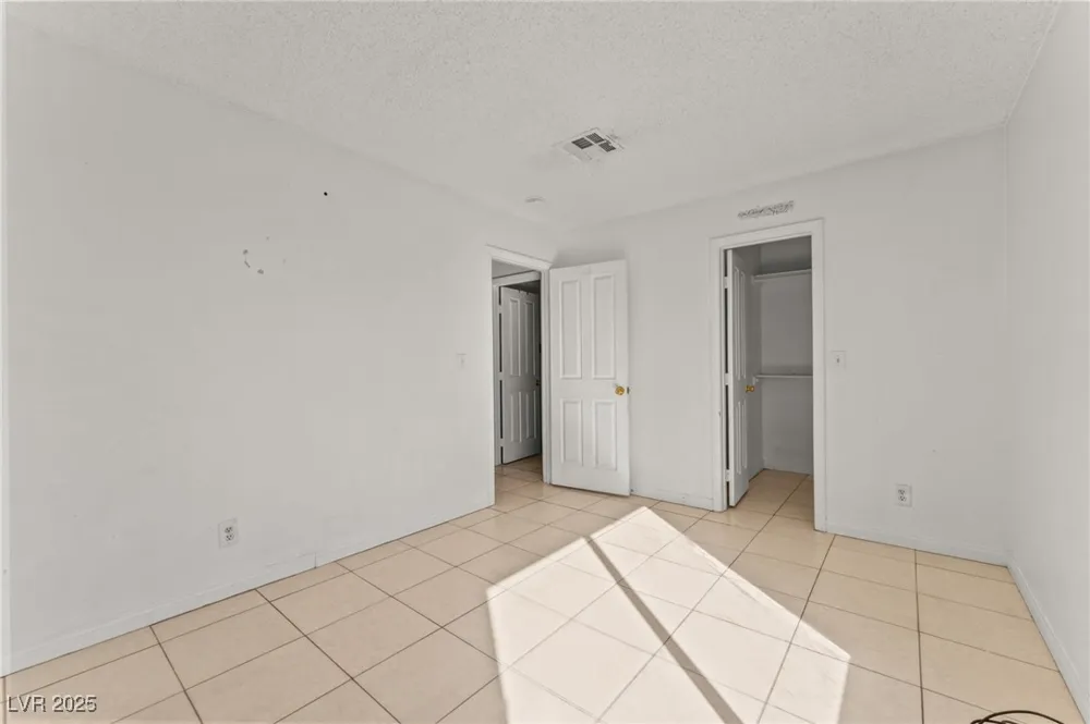 6673 Silver Penny Avenue Las Vegas, NV 89108