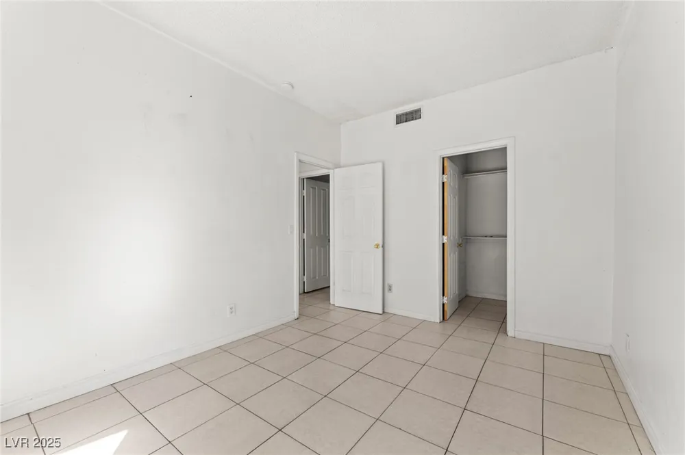 6673 Silver Penny Avenue Las Vegas, NV 89108