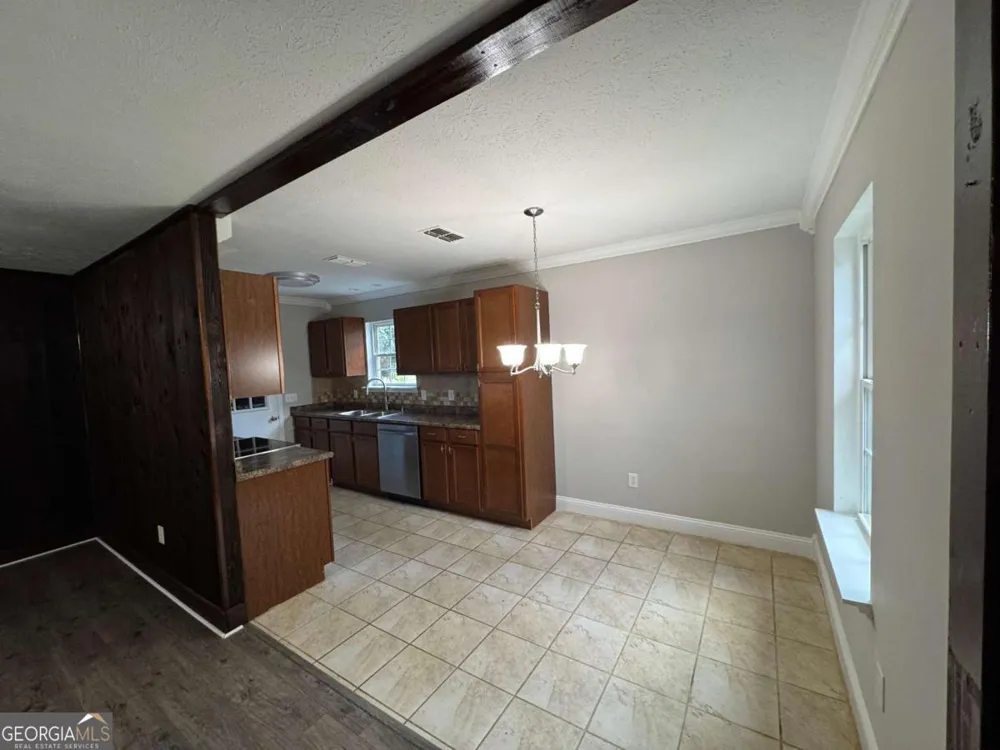 1621 Meadowood DR Waycross, GA 31503