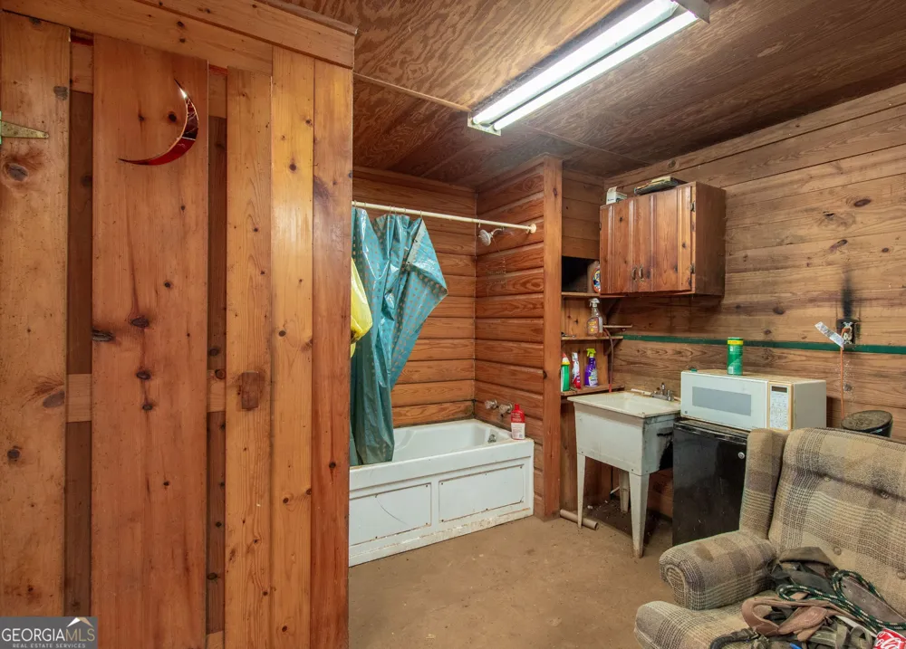 1358 W 5 HWY Roopville, GA 30170