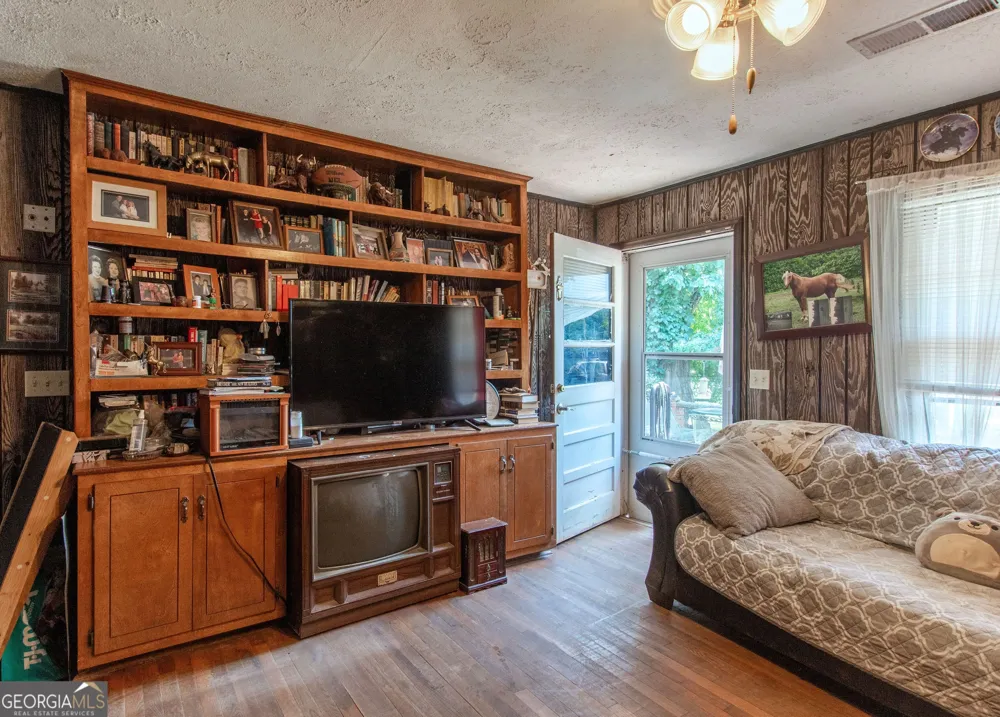 1358 W 5 HWY Roopville, GA 30170