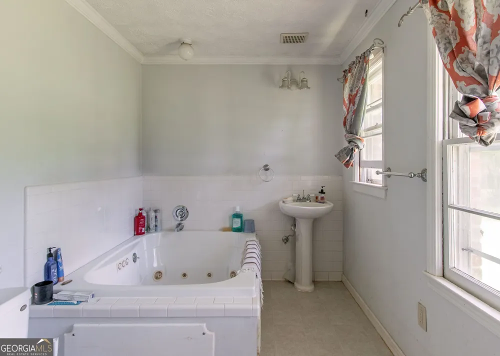 1358 W 5 HWY Roopville, GA 30170