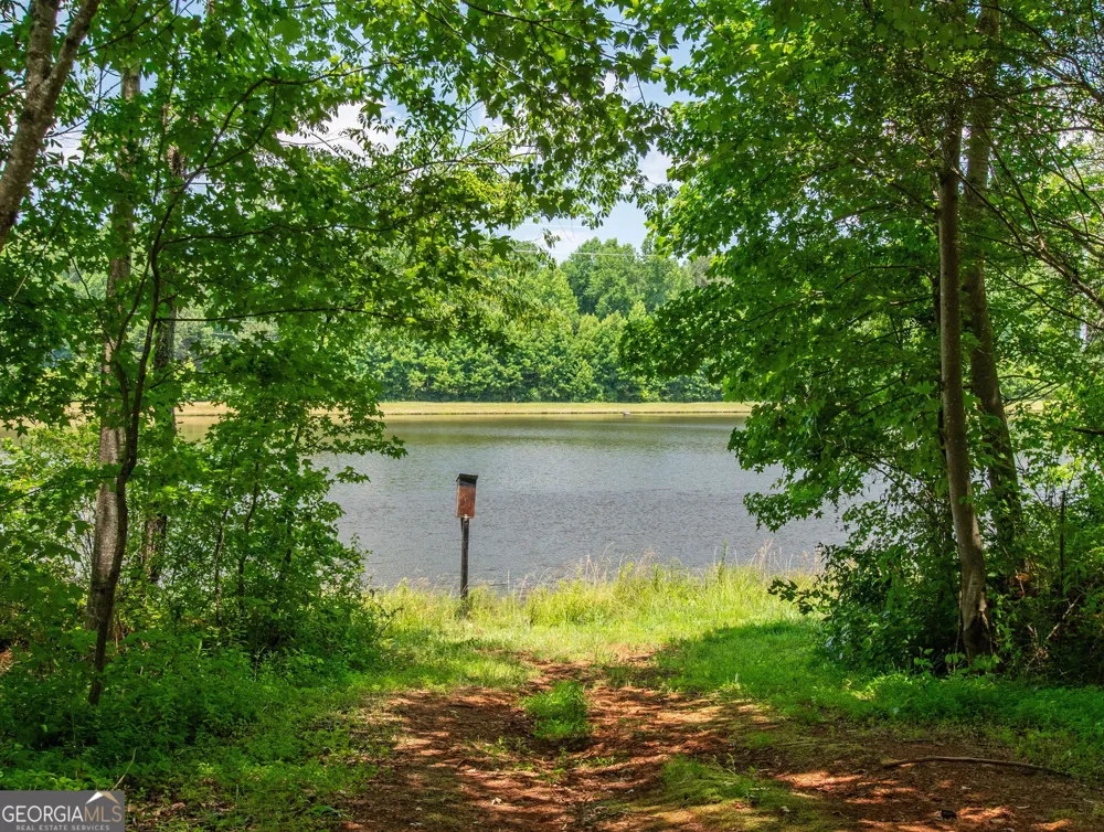 1358 W 5 HWY Roopville, GA 30170