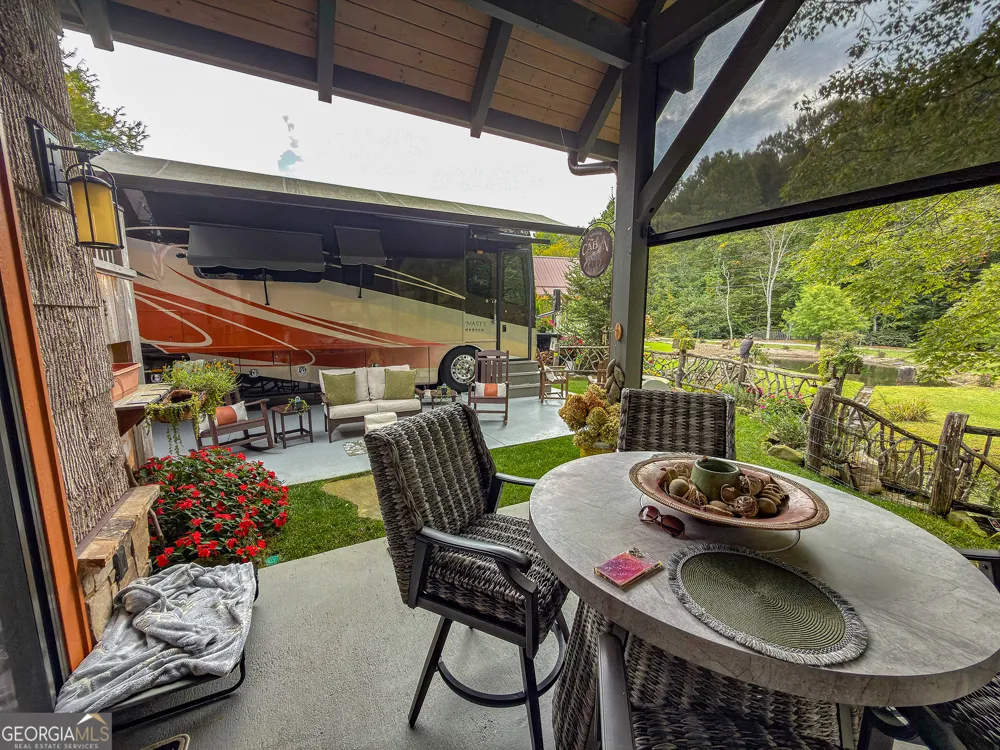 111 Wildflower RD Scaly Mountain, NC 28775