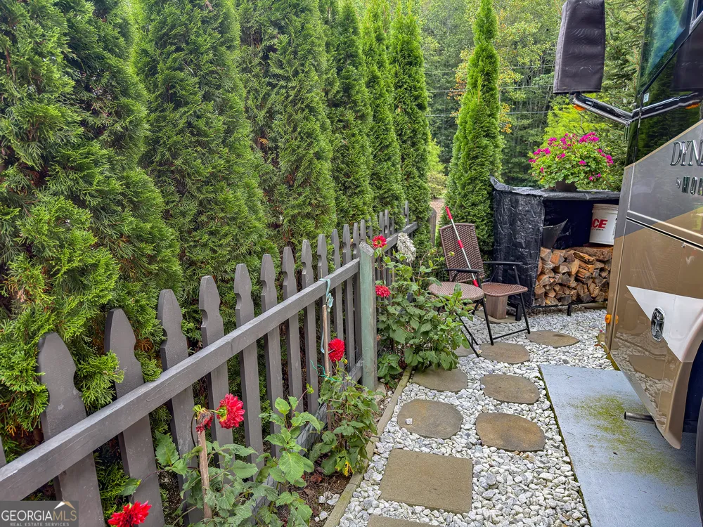 111 Wildflower RD Scaly Mountain, NC 28775