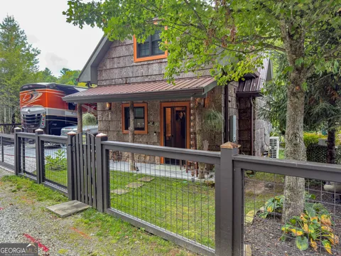 111 Wildflower RD