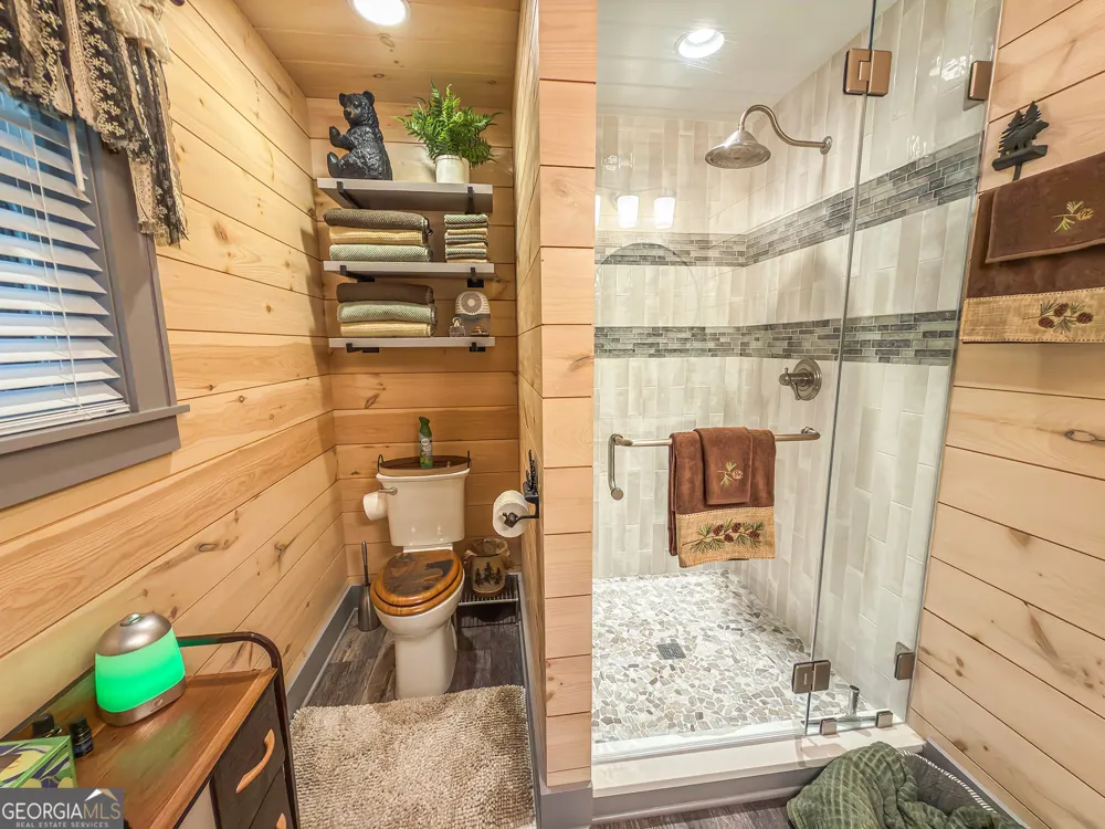 111 Wildflower RD Scaly Mountain, NC 28775