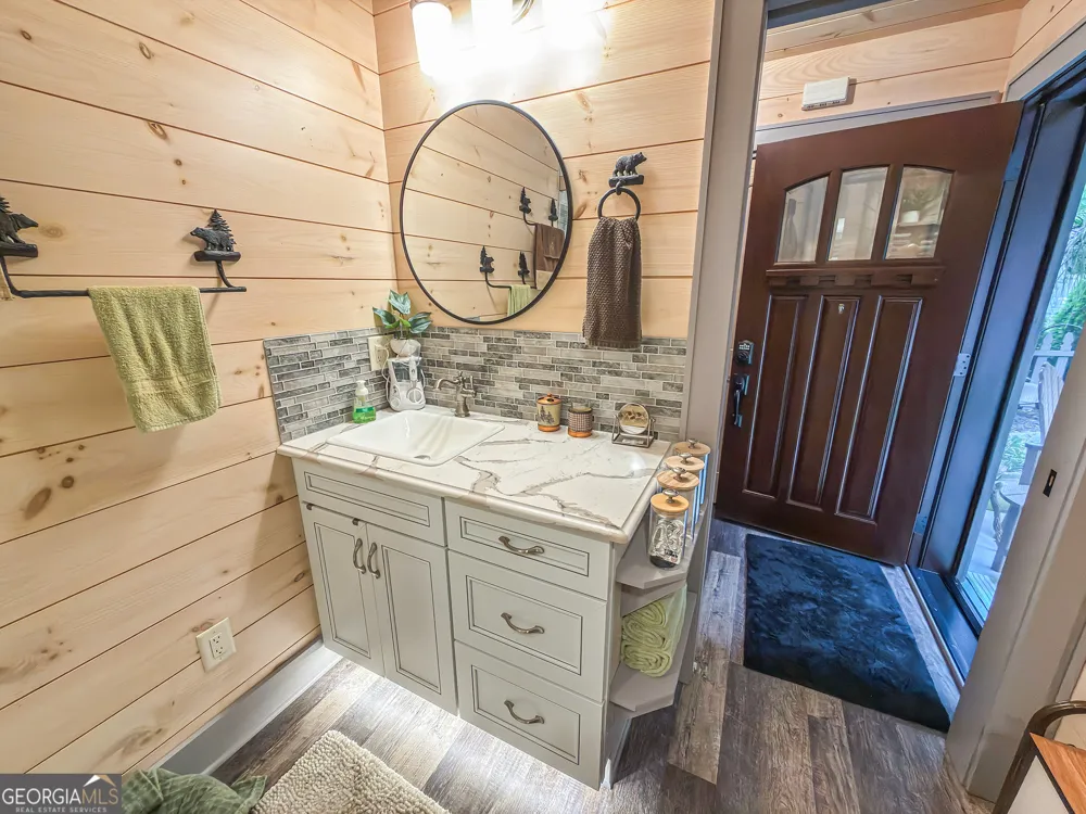 111 Wildflower RD Scaly Mountain, NC 28775