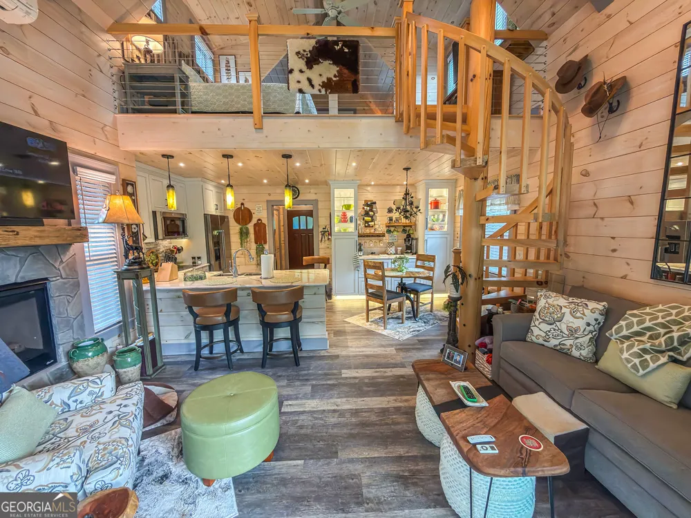 111 Wildflower RD Scaly Mountain, NC 28775