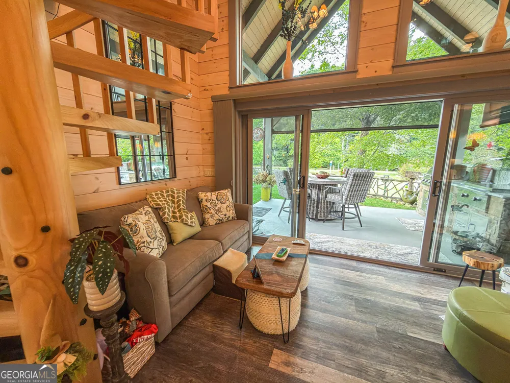 111 Wildflower RD Scaly Mountain, NC 28775